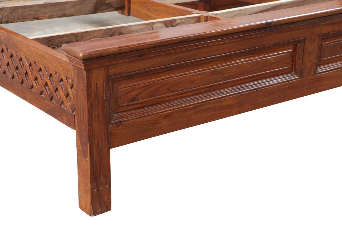 Exotic Bed Wooden Jaali